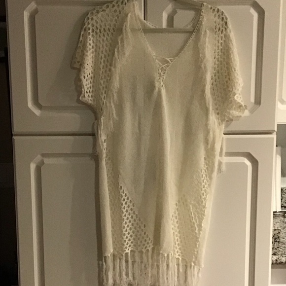 🎉Host Pick🎉Beach Coverup/Sweater - Picture 3 of 3